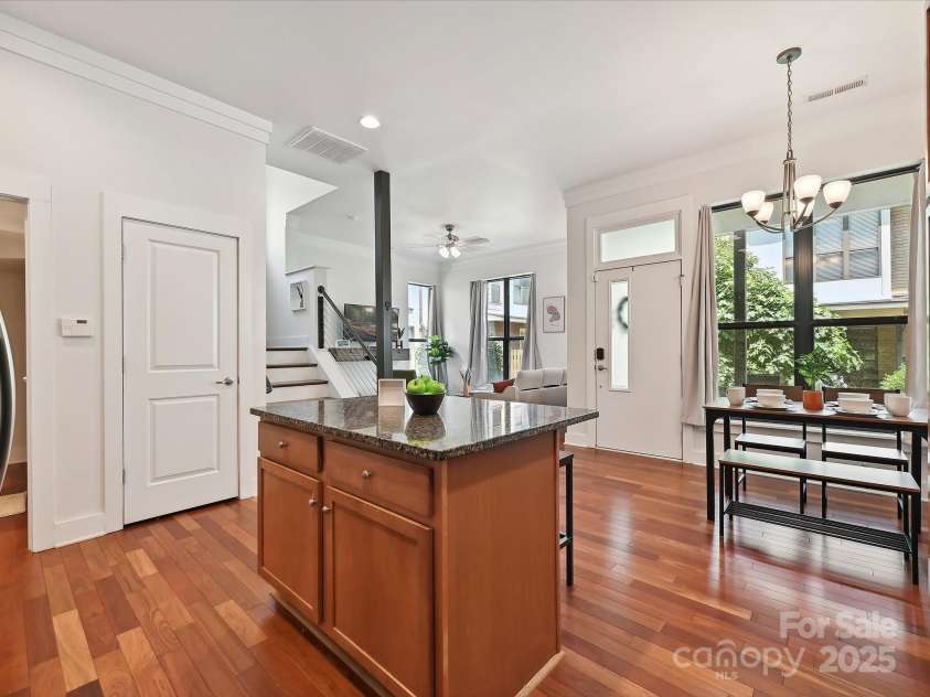 956 Warren Burgess Lane, Charlotte, NC 28205.  MLS# CAR4267004, YatesRealty ID 26682. 
