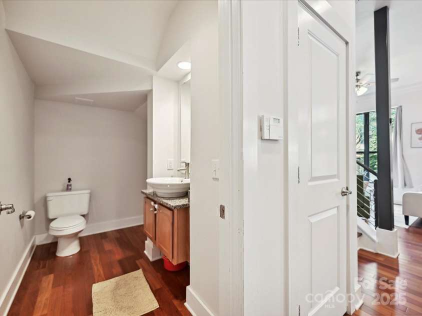 956 Warren Burgess Lane, Charlotte, NC 28205.  MLS# CAR4267004, YatesRealty ID 26682. 