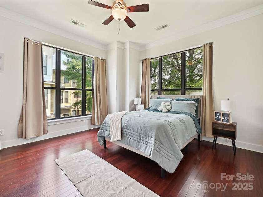 956 Warren Burgess Lane, Charlotte, NC 28205.  MLS# CAR4267004, YatesRealty ID 26682. 