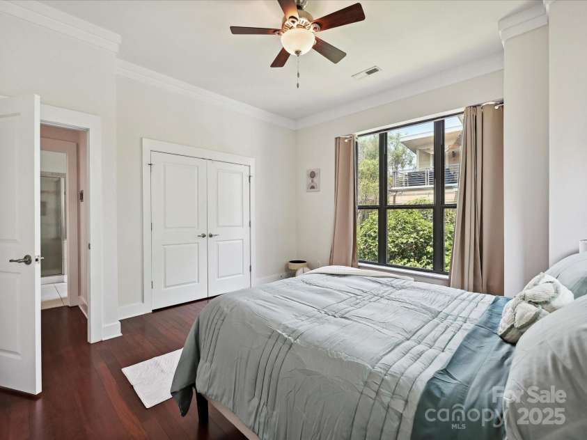 956 Warren Burgess Lane, Charlotte, NC 28205.  MLS# CAR4267004, YatesRealty ID 26682. 