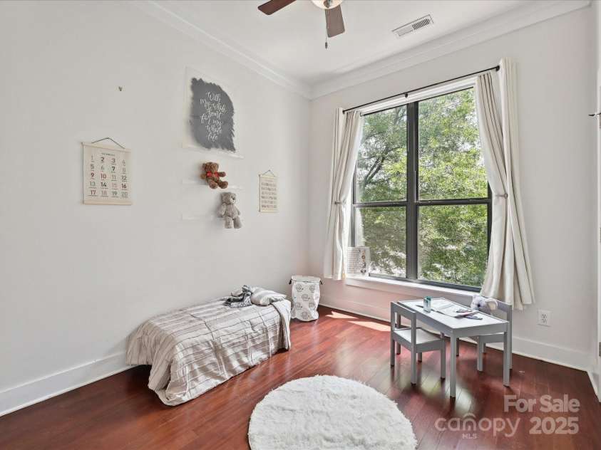 956 Warren Burgess Lane, Charlotte, NC 28205.  MLS# CAR4267004, YatesRealty ID 26682. 