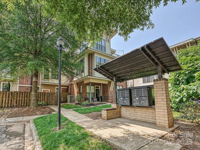 956 Warren Burgess Lane, Charlotte, NC 28205.  MLS# CAR4267004, YatesRealty ID 26682. 