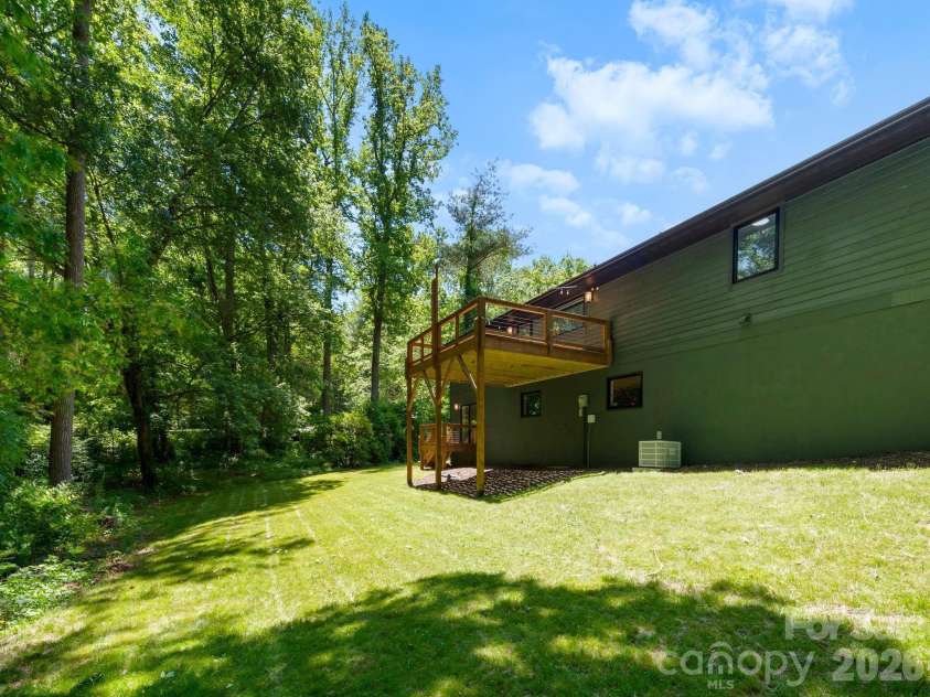 17 Muirfield Drive, Arden, NC 28704.  MLS# CAR4383147, YatesRealty ID 26683. 