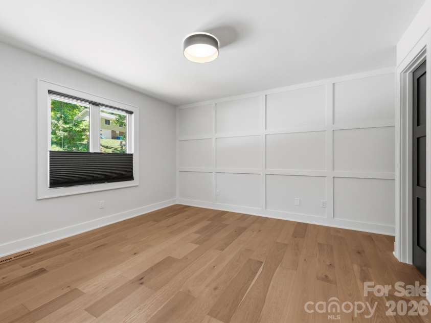 17 Muirfield Drive, Arden, NC 28704.  MLS# CAR4383147, YatesRealty ID 26683. Custom trim throughout