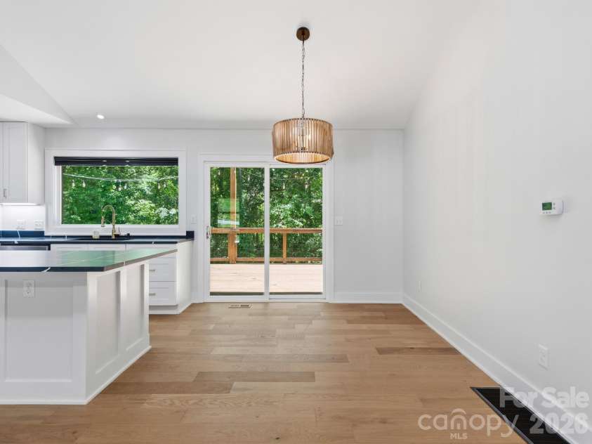17 Muirfield Drive, Arden, NC 28704.  MLS# CAR4383147, YatesRealty ID 26683. Dining area