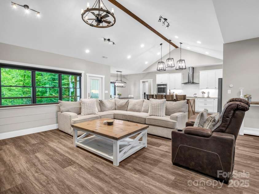 5717 Turnpike Road, Horse Shoe, NC 28742.  MLS# CAR4274193, YatesRealty ID 26684. 