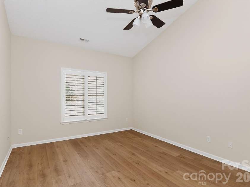 7022 Duchamp Drive, Charlotte, NC 28215.  MLS# CAR4356424, YatesRealty ID 26684. Master Bedroom