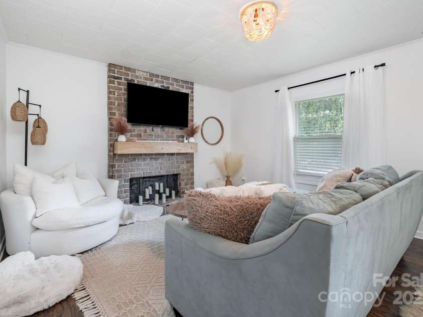 700 Perkins Street, Lowell, NC 28098.  MLS# CAR4277479, YatesRealty ID 26685. 