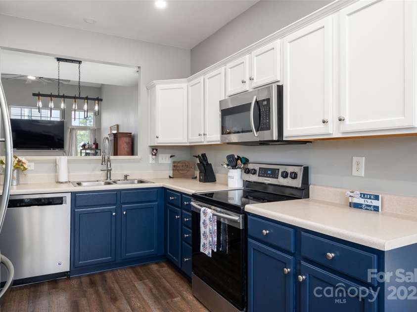 6225 Harrisburg Plaza, Harrisburg, NC 28075.  MLS# CAR4278154, YatesRealty ID 26686. 