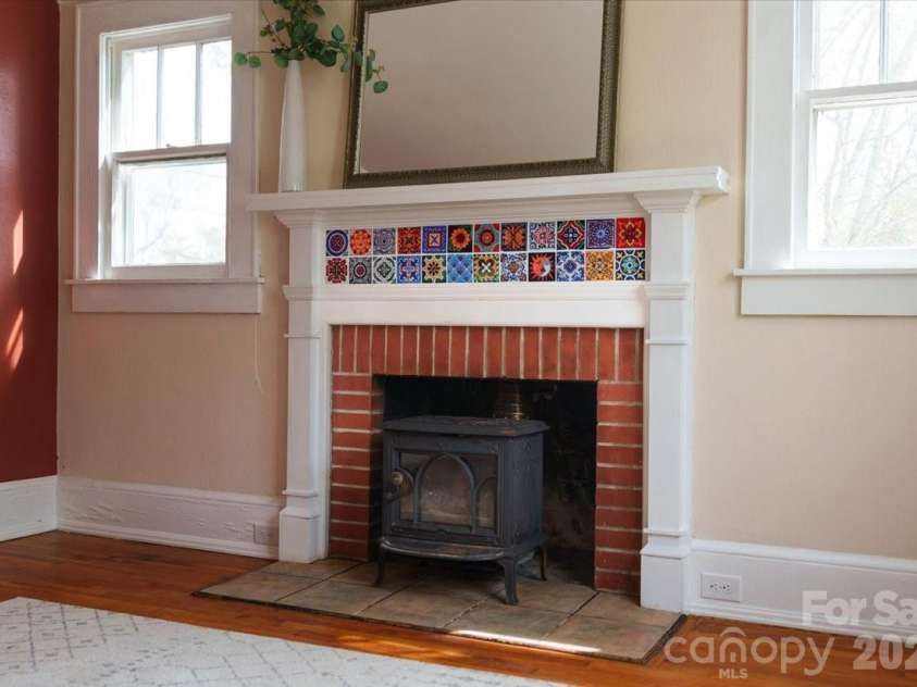 63 Washington Avenue, Asheville, NC 28804.  MLS# CAR4358977, YatesRealty ID 26686. 