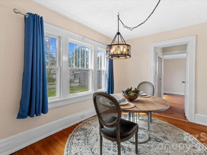 63 Washington Avenue, Asheville, NC 28804.  MLS# CAR4358977, YatesRealty ID 26686. 