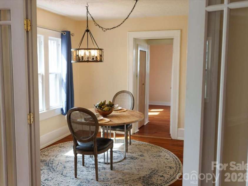 63 Washington Avenue, Asheville, NC 28804.  MLS# CAR4358977, YatesRealty ID 26686. 