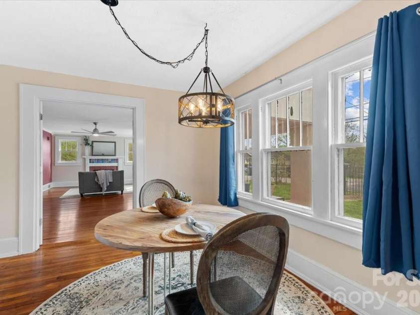 63 Washington Avenue, Asheville, NC 28804.  MLS# CAR4358977, YatesRealty ID 26686. 