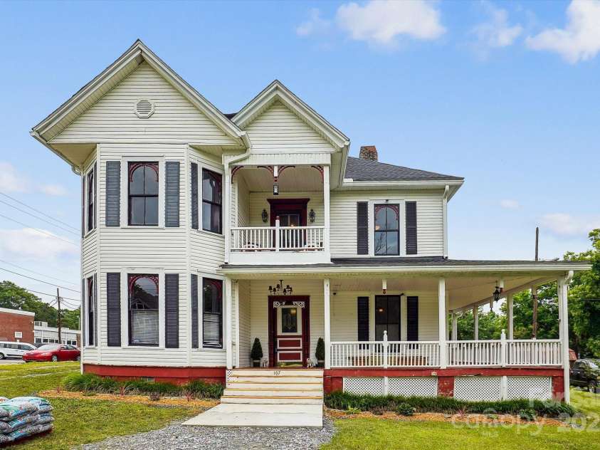 107 Hinton Street, Chester, SC 29706.  MLS# CAR4261539, YatesRealty ID 26688. Front