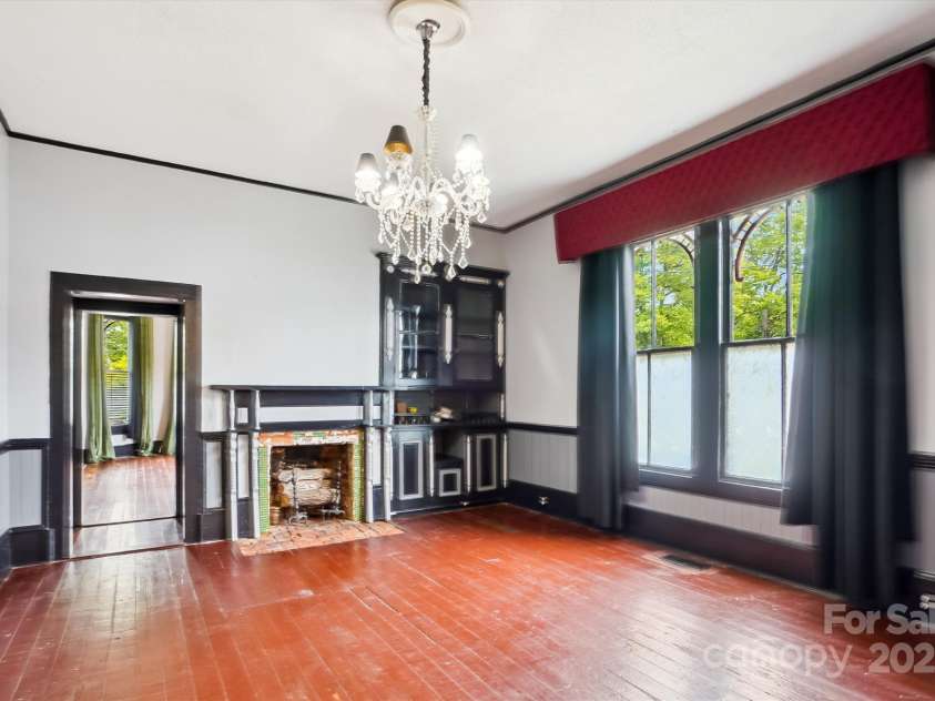 107 Hinton Street, Chester, SC 29706.  MLS# CAR4261539, YatesRealty ID 26688. Living Room