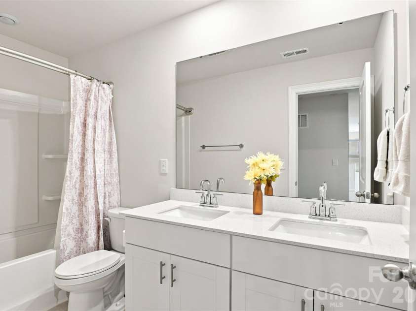 11416 Solstice Way, Huntersville, NC 28078.  MLS# CAR4413200, YatesRealty ID 26688. 