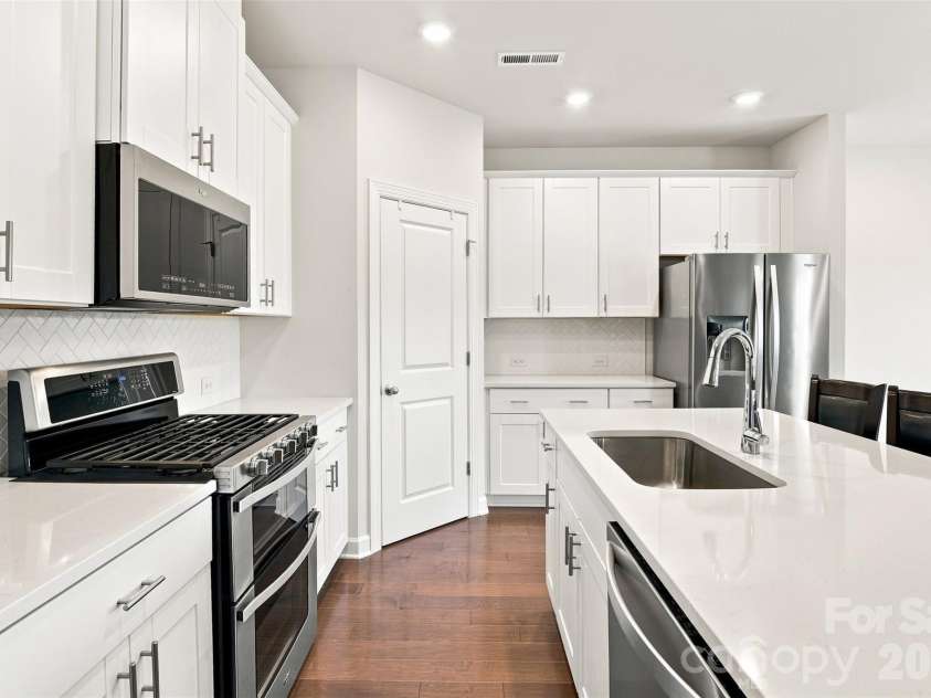 11416 Solstice Way, Huntersville, NC 28078.  MLS# CAR4413200, YatesRealty ID 26688. 