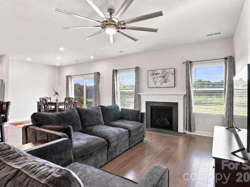 11416 Solstice Way, Huntersville, NC 28078.  MLS# CAR4413200, YatesRealty ID 26688. 