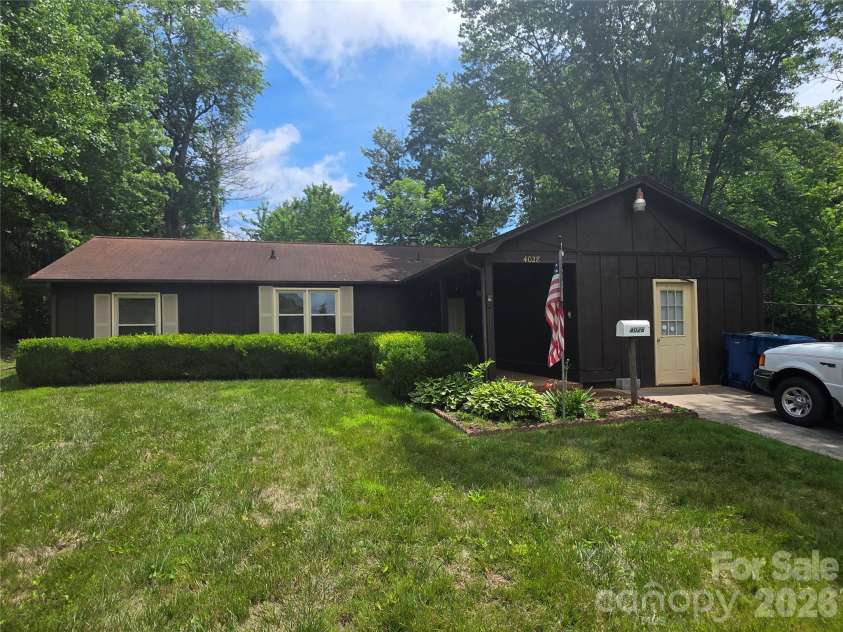 4028 Elizabeth Street, Hickory, NC 28601.  MLS# CAR4386803, YatesRealty ID 26689. 