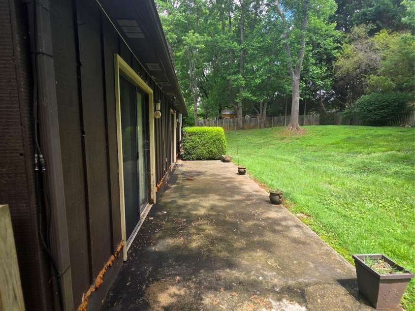 4028 Elizabeth Street, Hickory, NC 28601.  MLS# CAR4386803, YatesRealty ID 26689. 