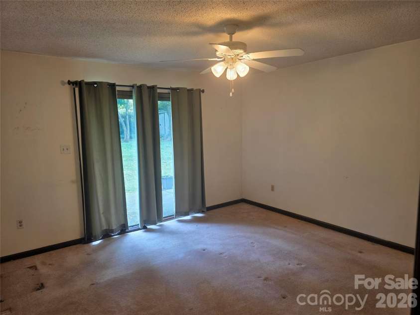 4028 Elizabeth Street, Hickory, NC 28601.  MLS# CAR4386803, YatesRealty ID 26689. 