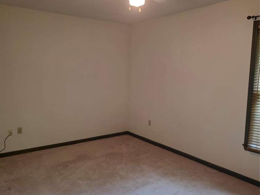 4028 Elizabeth Street, Hickory, NC 28601.  MLS# CAR4386803, YatesRealty ID 26689. 