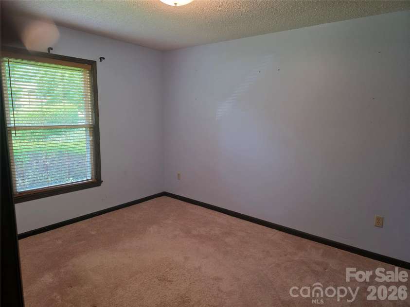 4028 Elizabeth Street, Hickory, NC 28601.  MLS# CAR4386803, YatesRealty ID 26689. 