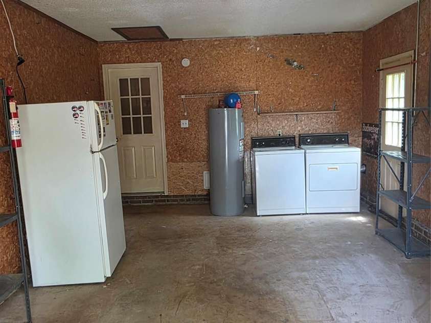 4028 Elizabeth Street, Hickory, NC 28601.  MLS# CAR4386803, YatesRealty ID 26689. 