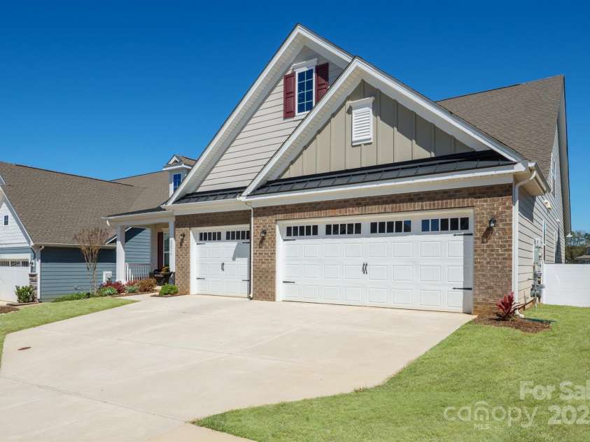 22014 Finworthy Lane, Huntersville, NC 28078.  MLS# CAR4234167, YatesRealty ID 2669. 