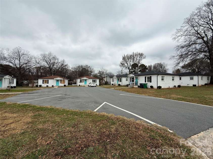 2232 Alma Court, Charlotte, NC 28206.  MLS# CAR4339954, YatesRealty ID 2669. 