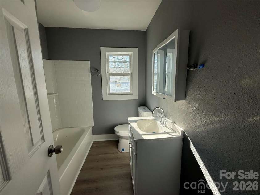 2232 Alma Court, Charlotte, NC 28206.  MLS# CAR4339954, YatesRealty ID 2669. 