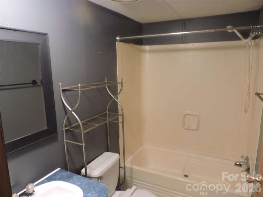 2271 Gouges Creek Road, Spruce Pine, NC 28777.  MLS# CAR4202059, YatesRealty ID 2669. 2nd Bathroom