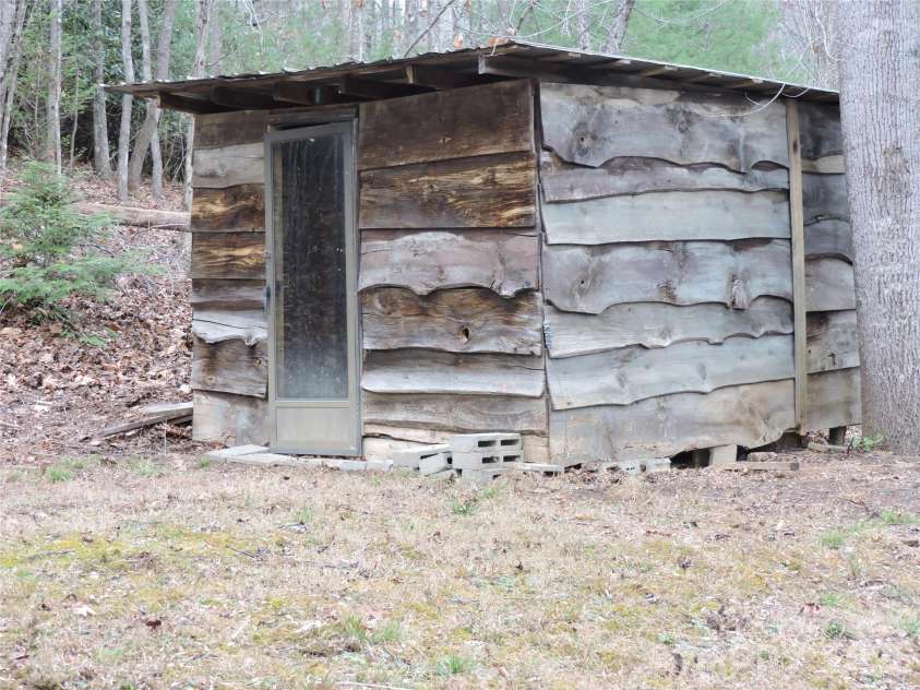 2271 Gouges Creek Road, Spruce Pine, NC 28777.  MLS# CAR4202059, YatesRealty ID 2669. 