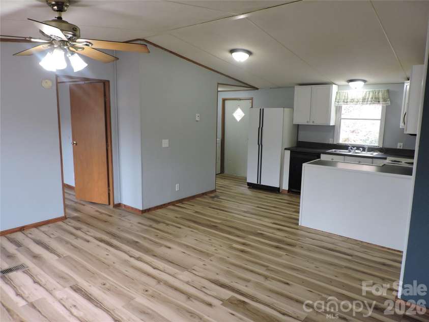 2271 Gouges Creek Road, Spruce Pine, NC 28777.  MLS# CAR4202059, YatesRealty ID 2669. Great room
