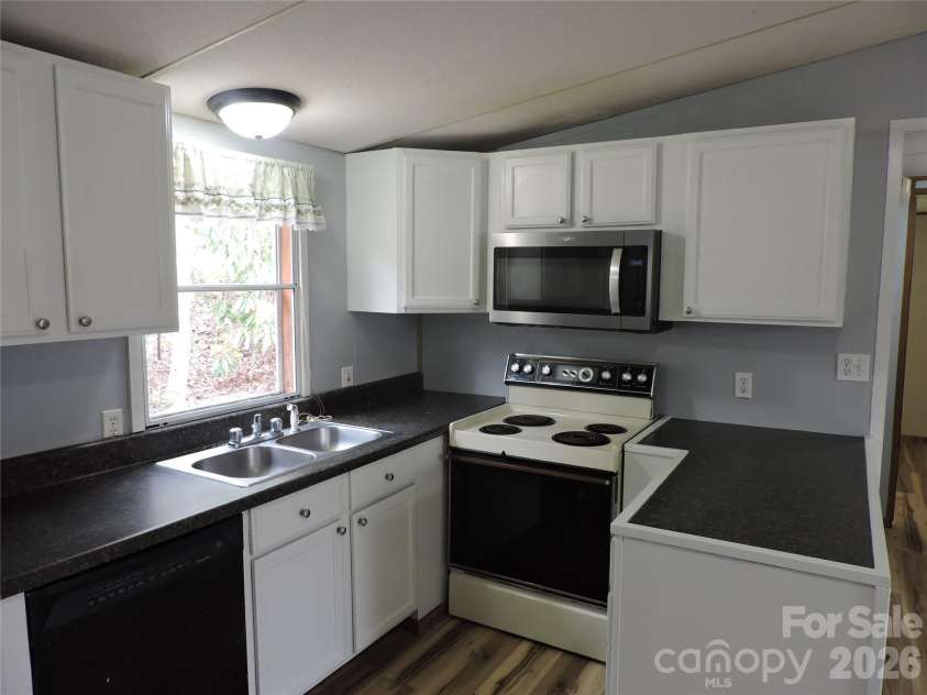 2271 Gouges Creek Road, Spruce Pine, NC 28777.  MLS# CAR4202059, YatesRealty ID 2669. Kitchen