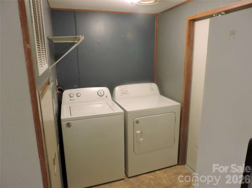 2271 Gouges Creek Road, Spruce Pine, NC 28777.  MLS# CAR4202059, YatesRealty ID 2669. Laundry/ Mudroom