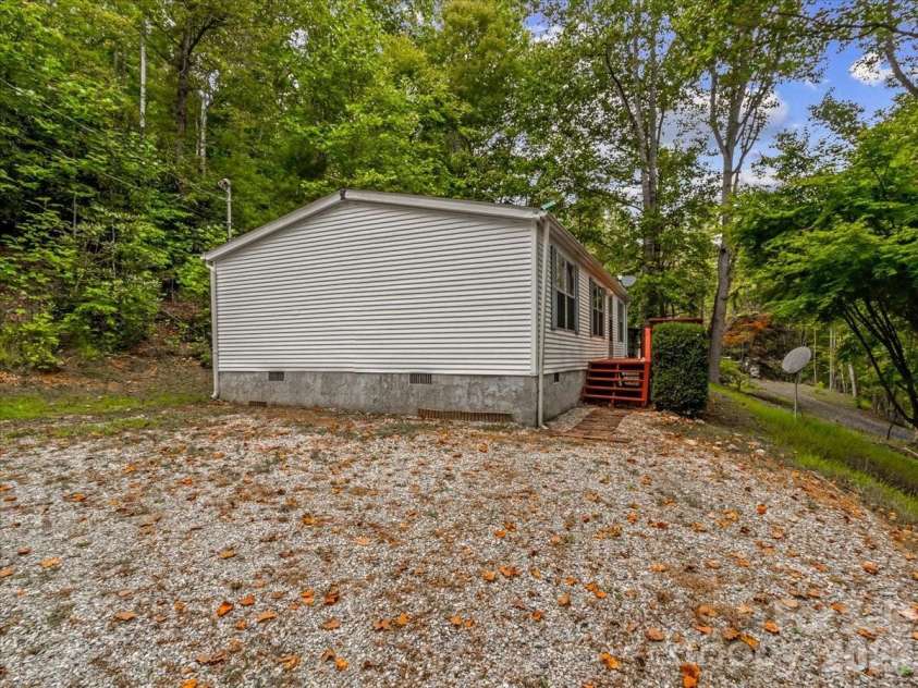 2271 Gouges Creek Road, Spruce Pine, NC 28777.  MLS# CAR4425630, YatesRealty ID 2669. 