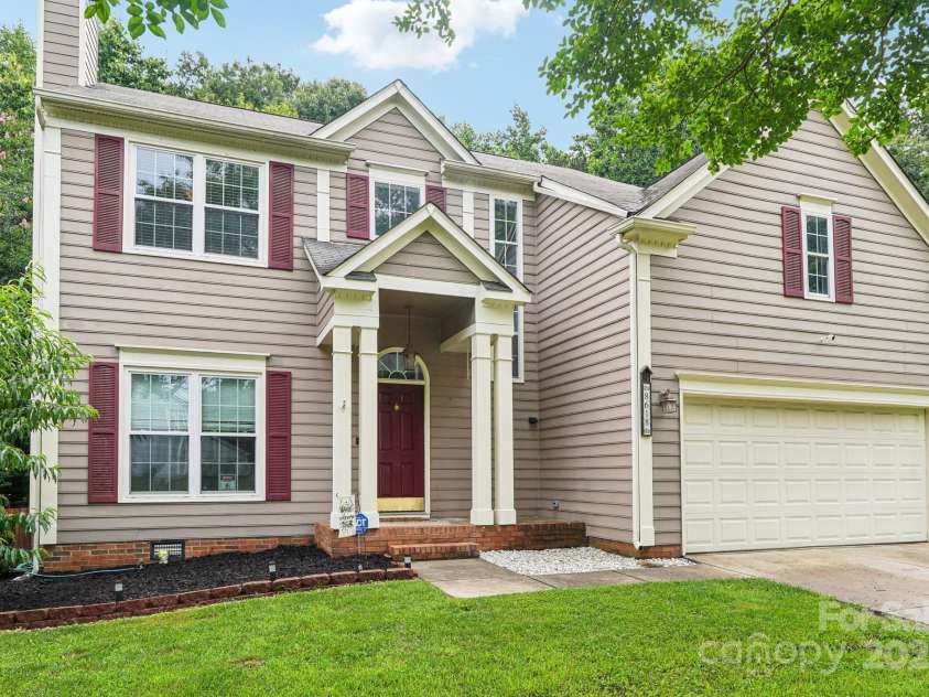 8618 Sam Dee Road, Charlotte, NC 28215.  MLS# CAR4269759, YatesRealty ID 26691. 