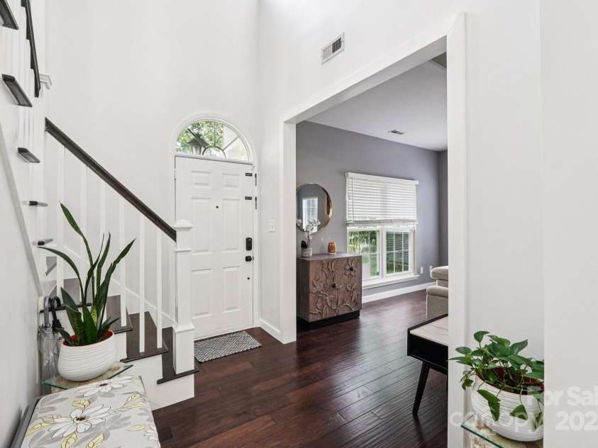 8618 Sam Dee Road, Charlotte, NC 28215.  MLS# CAR4269759, YatesRealty ID 26691. 
