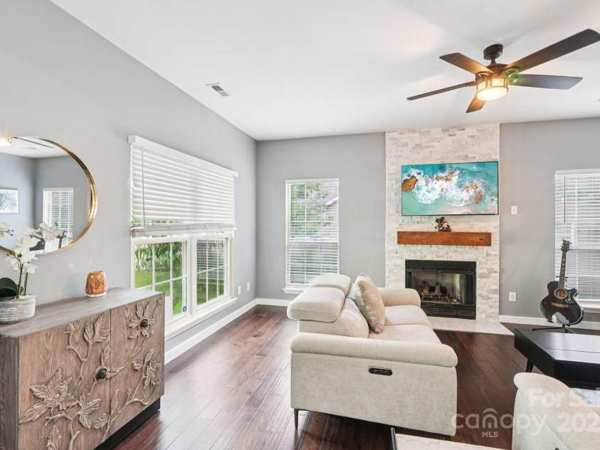 8618 Sam Dee Road, Charlotte, NC 28215.  MLS# CAR4269759, YatesRealty ID 26691. 