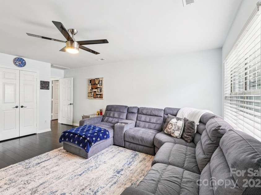 8618 Sam Dee Road, Charlotte, NC 28215.  MLS# CAR4269759, YatesRealty ID 26691. 