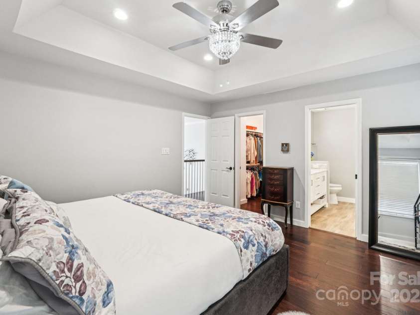 8618 Sam Dee Road, Charlotte, NC 28215.  MLS# CAR4269759, YatesRealty ID 26691. 