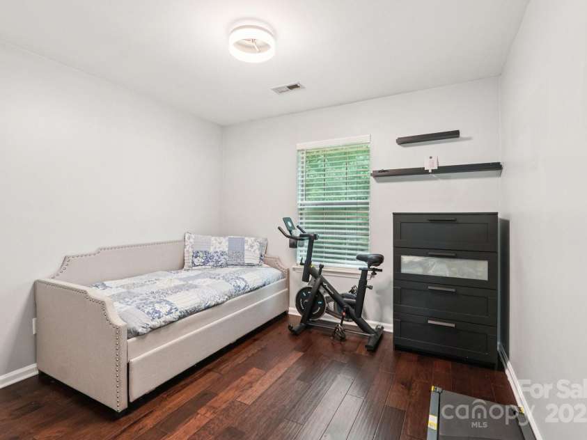 8618 Sam Dee Road, Charlotte, NC 28215.  MLS# CAR4269759, YatesRealty ID 26691. 