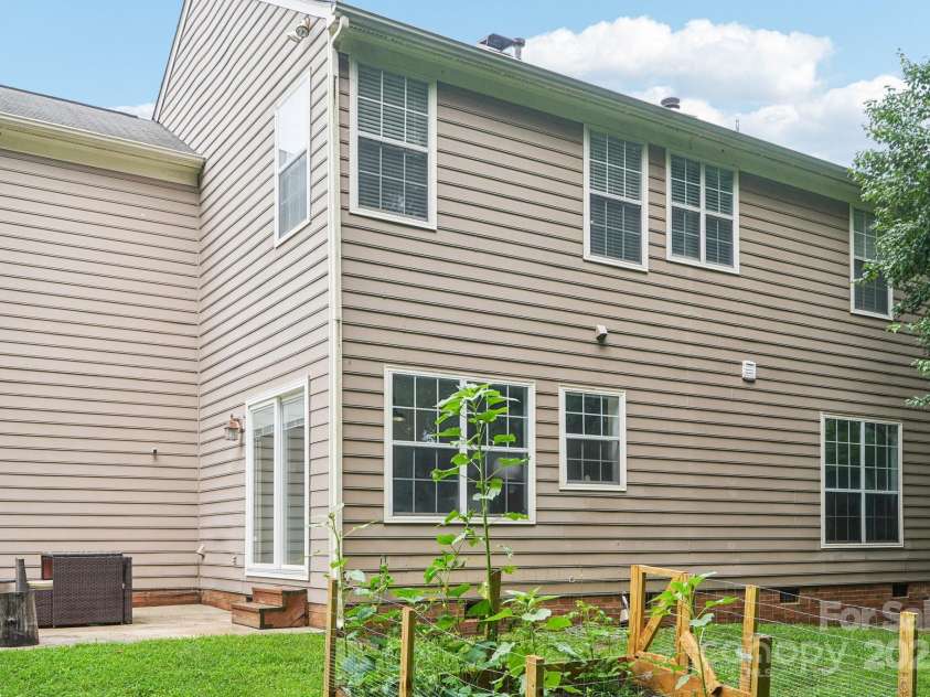 8618 Sam Dee Road, Charlotte, NC 28215.  MLS# CAR4269759, YatesRealty ID 26691. 
