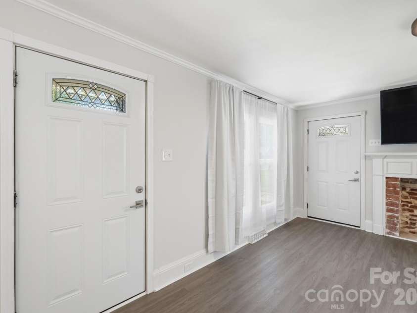 912 Laura Avenue, Kannapolis, NC 28083.  MLS# CAR4381175, YatesRealty ID 26691. 