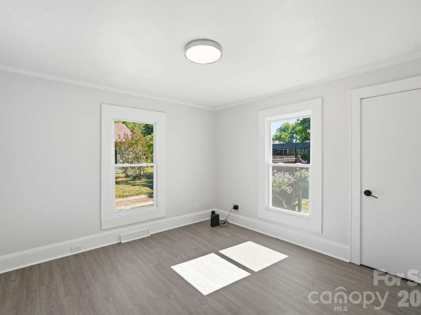 912 Laura Avenue, Kannapolis, NC 28083.  MLS# CAR4381175, YatesRealty ID 26691. 