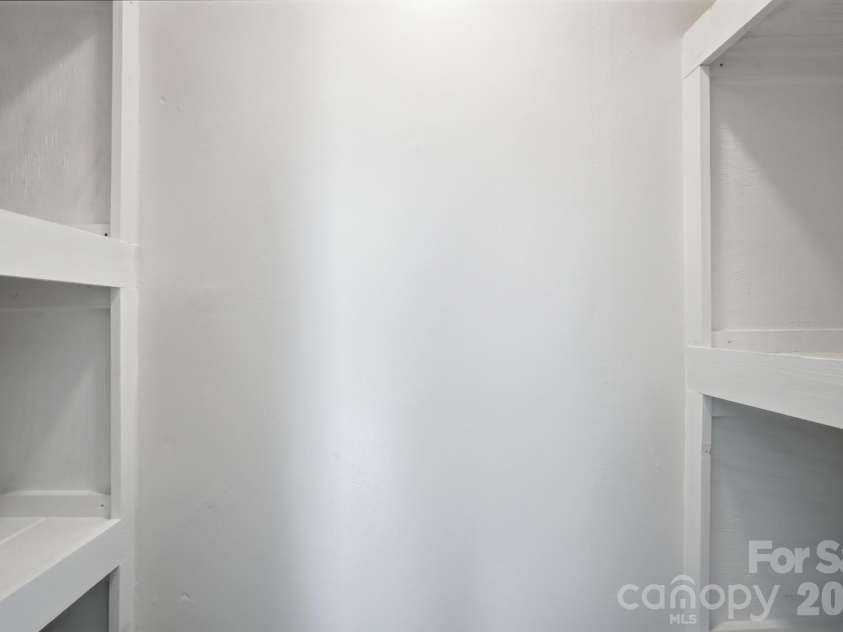 912 Laura Avenue, Kannapolis, NC 28083.  MLS# CAR4381175, YatesRealty ID 26691. 