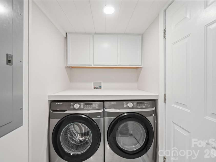 912 Laura Avenue, Kannapolis, NC 28083.  MLS# CAR4381175, YatesRealty ID 26691. 