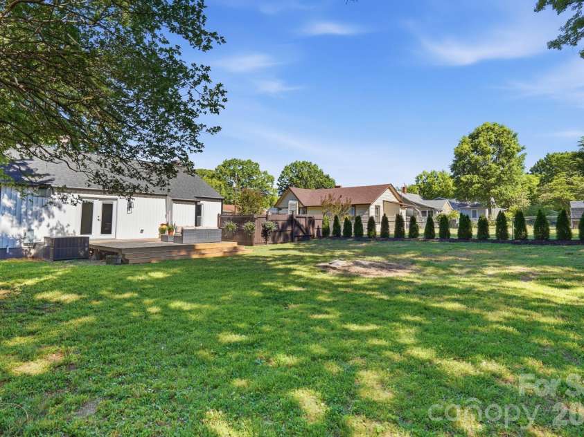 912 Laura Avenue, Kannapolis, NC 28083.  MLS# CAR4381175, YatesRealty ID 26691. 