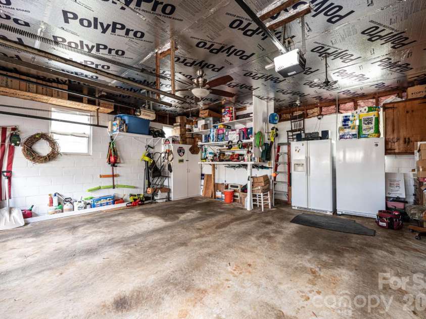 1724 2nd Avenue, Hickory, NC 28601.  MLS# CAR4356126, YatesRealty ID 26692. 